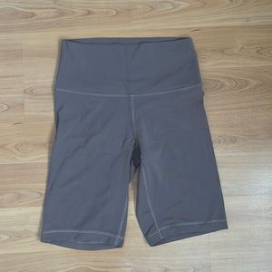 TNA butter high rise biker short 9”